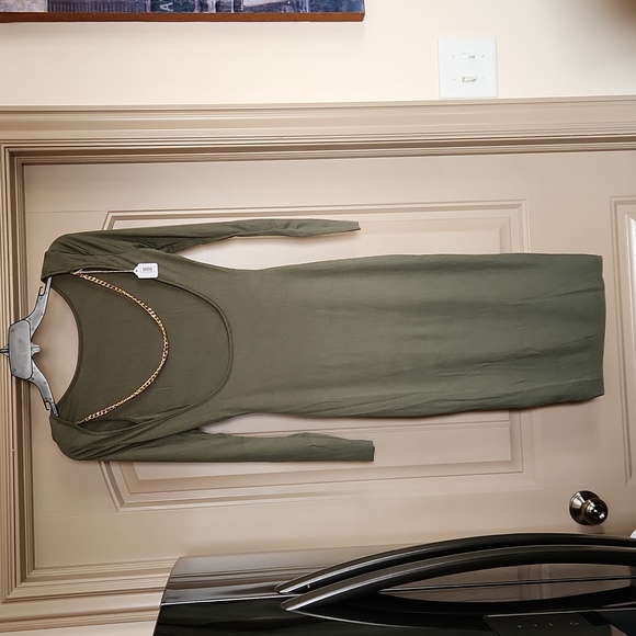 Long sleeve backless dress - Picture 9 of 11